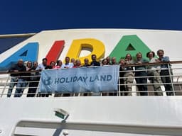 Gemeinsam auf Kurs: MOVE Inhaberreise von HOLIDAY LAND mit AIDAsol stärkt Austausch und Zusammenarbeit